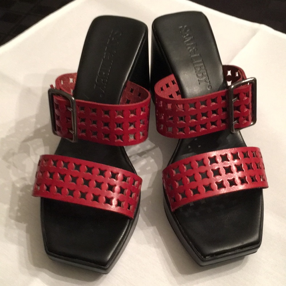 SAM & LIBBY Sandals